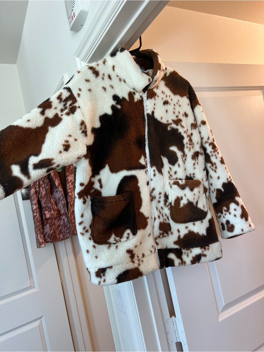 Women’s Fleece Cow Print Jacket - Brown & White